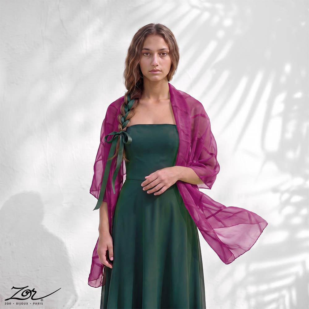 Étole grand voile à plis plat couleur fuchsia. Zor Paris 5