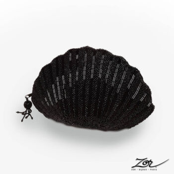 Minaudière clutch perlée noire en forme de coquille Saint-Jacques fait main Paris